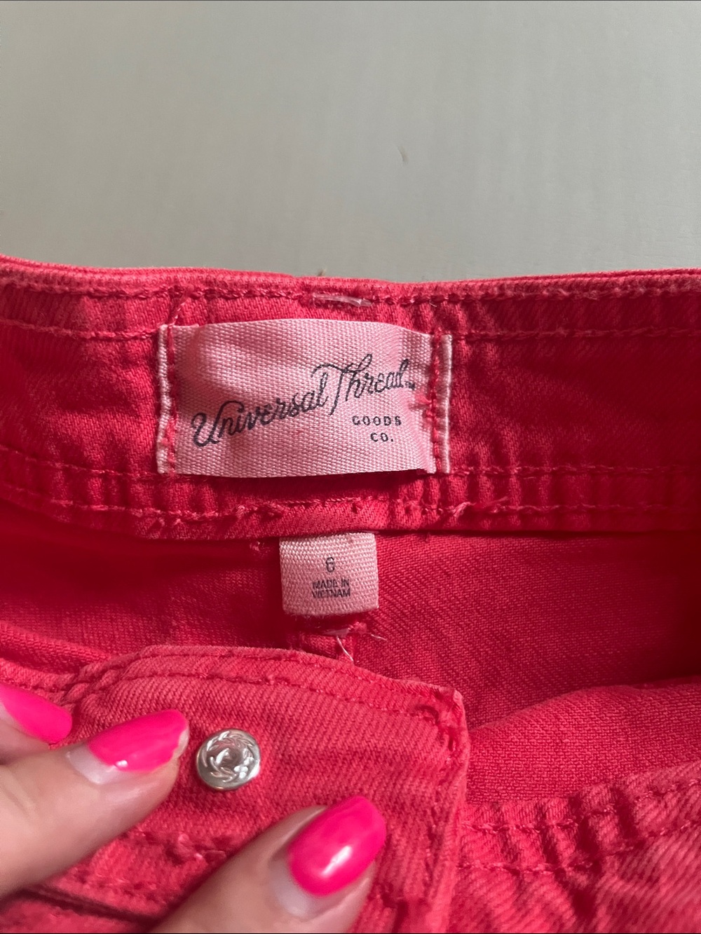 Universal Thread Shorts - Picture 3 of 4
